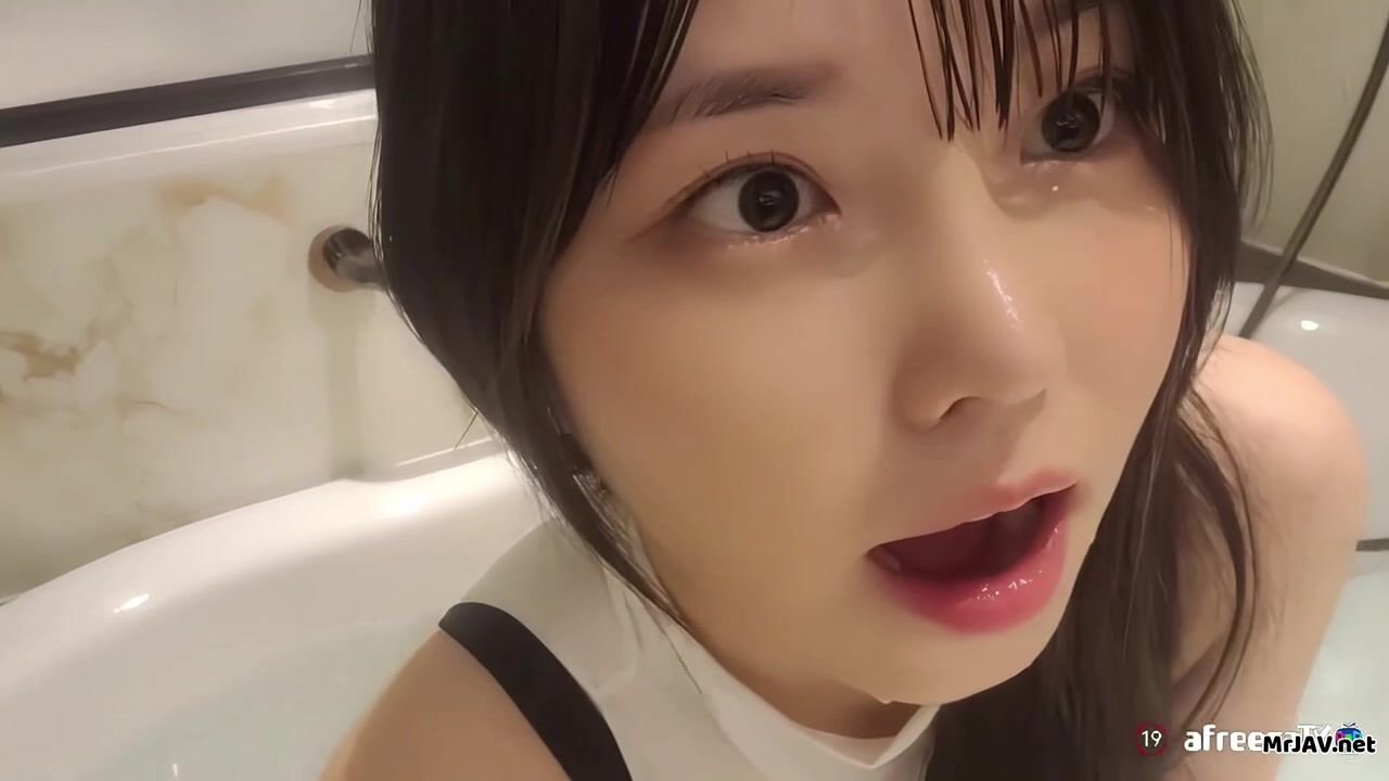 E Gái Xinh Loli mình dây ngây thơ, Đi tắm Vú ngon thể hiện skill bú cu